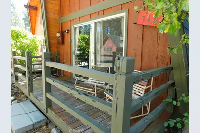 318 W Sherwood Boulevard, Big Bear City, CA 92314 - Photo 8