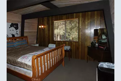 318 W Sherwood Boulevard, Big Bear City, CA 92314 - Photo 12