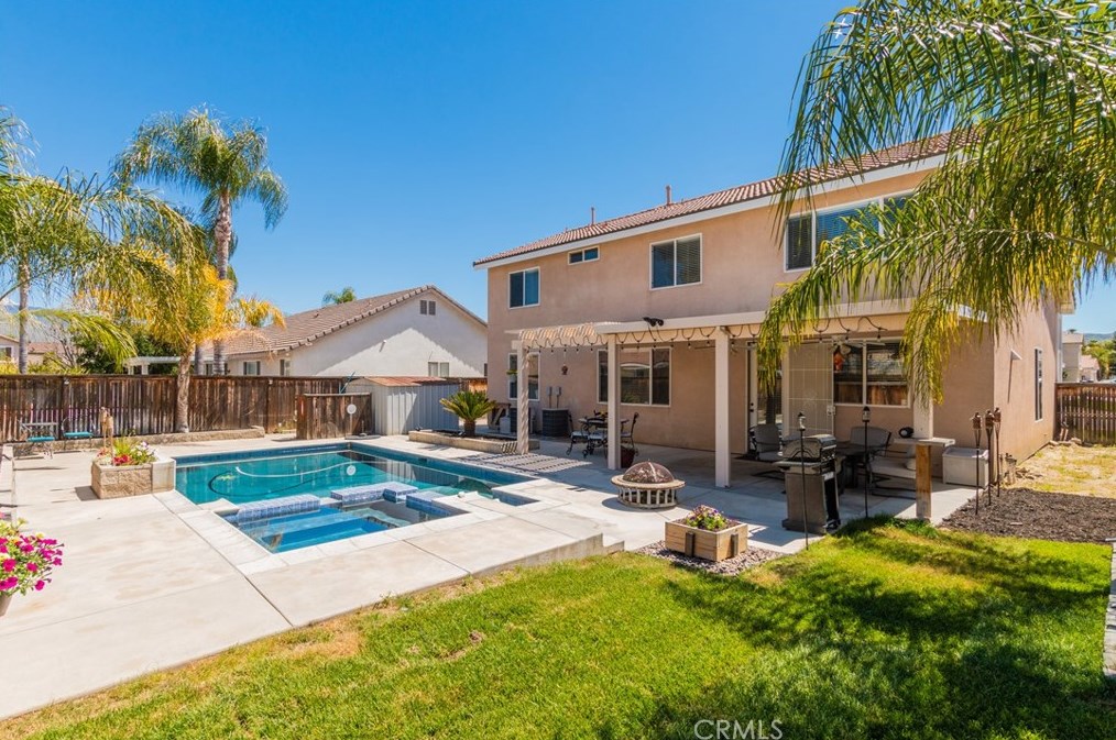 5632 Cheryl St, Hemet CA  92544-1745 exterior