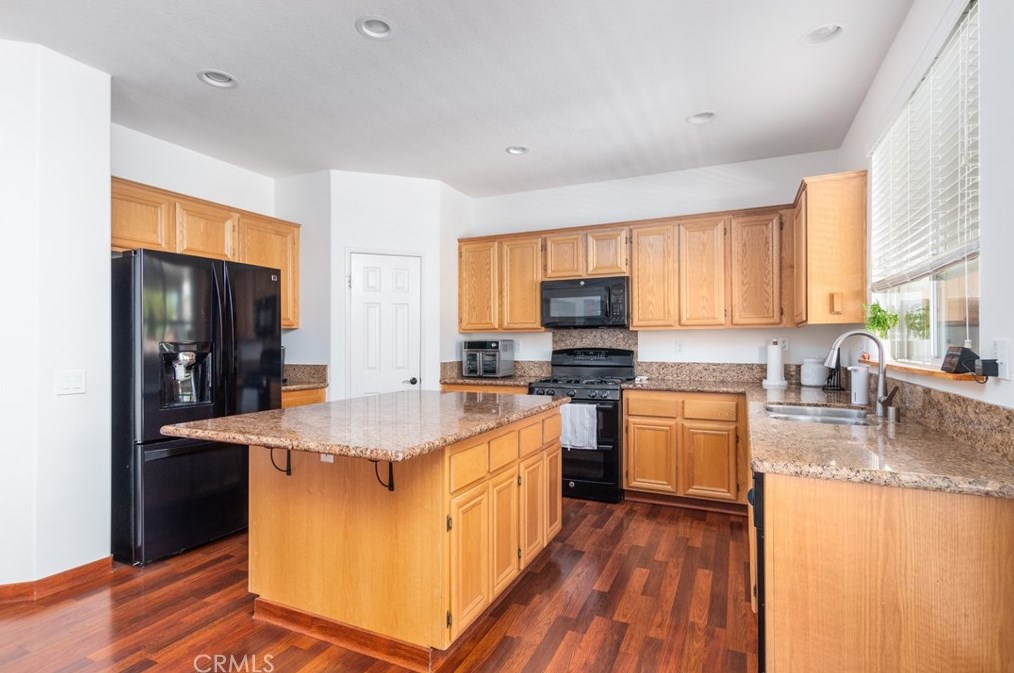 5632 Cheryl St, Hemet CA  92544-1745 exterior