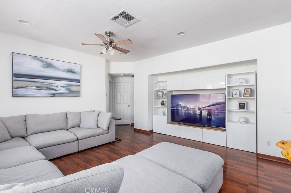 5632 Cheryl St, Hemet CA  92544-1745 exterior