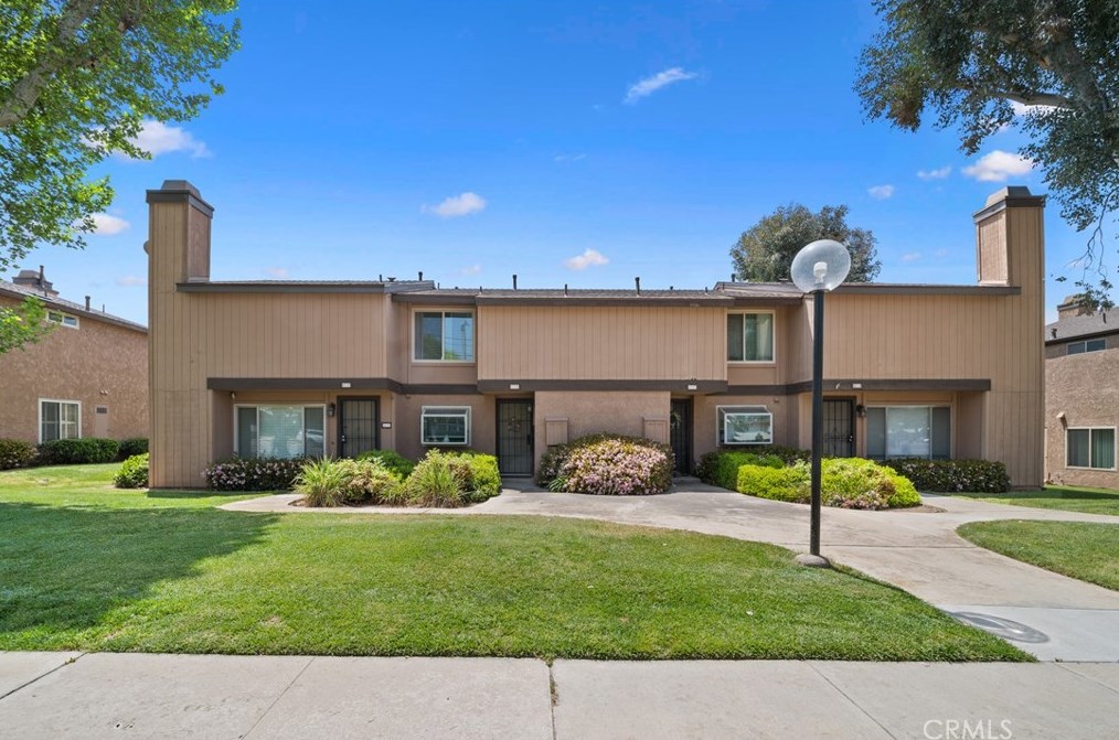 71 N Center St, Redlands, CA 92373