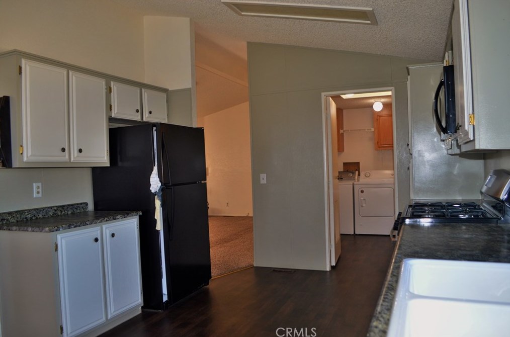 700 Bahama Dr, Hemet, CA 92543