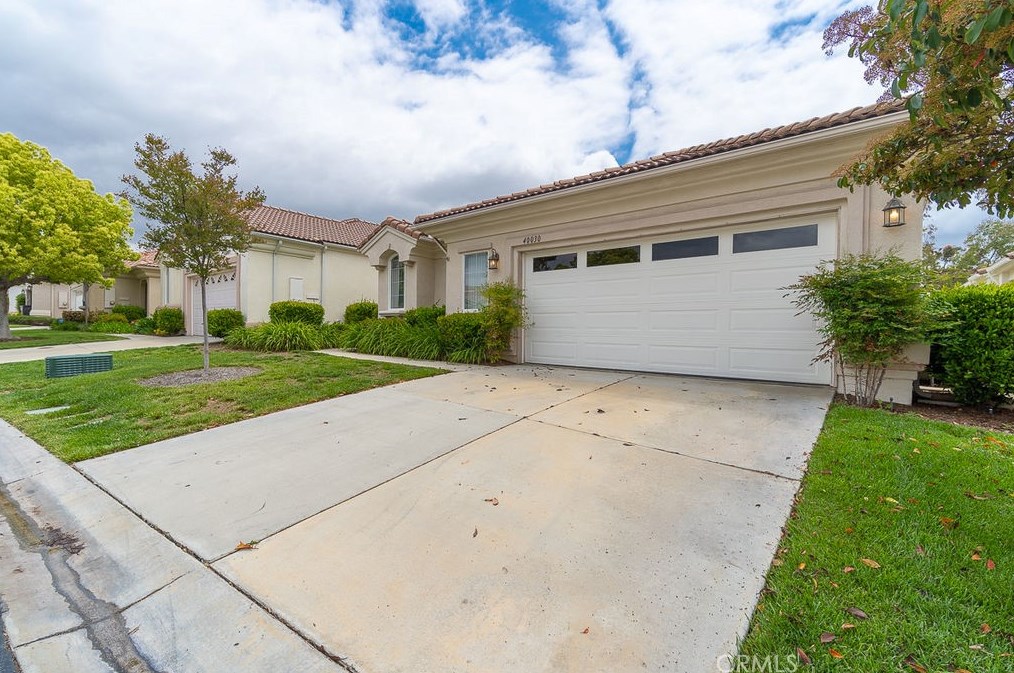 40030 Via Oporta, Murrieta, CA 92562-5584