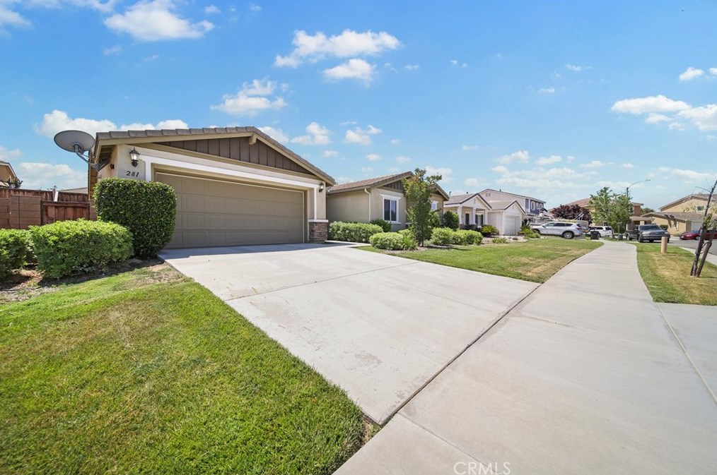 281 Fieldrush St, Hemet, CA 92543-8739