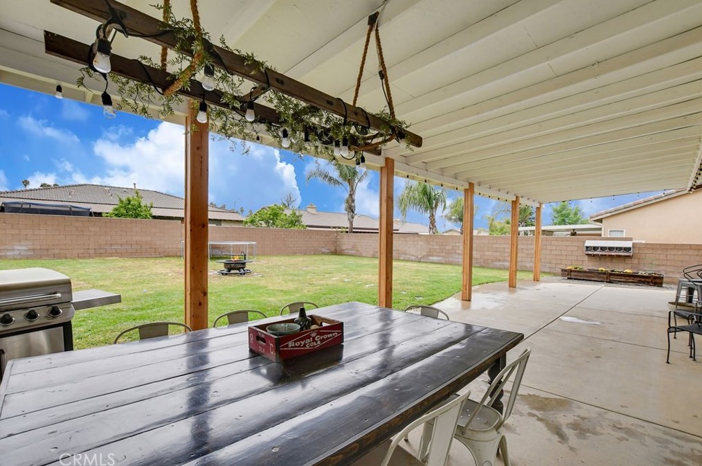 692 Alder Ct, Banning CA  92220-1291 exterior