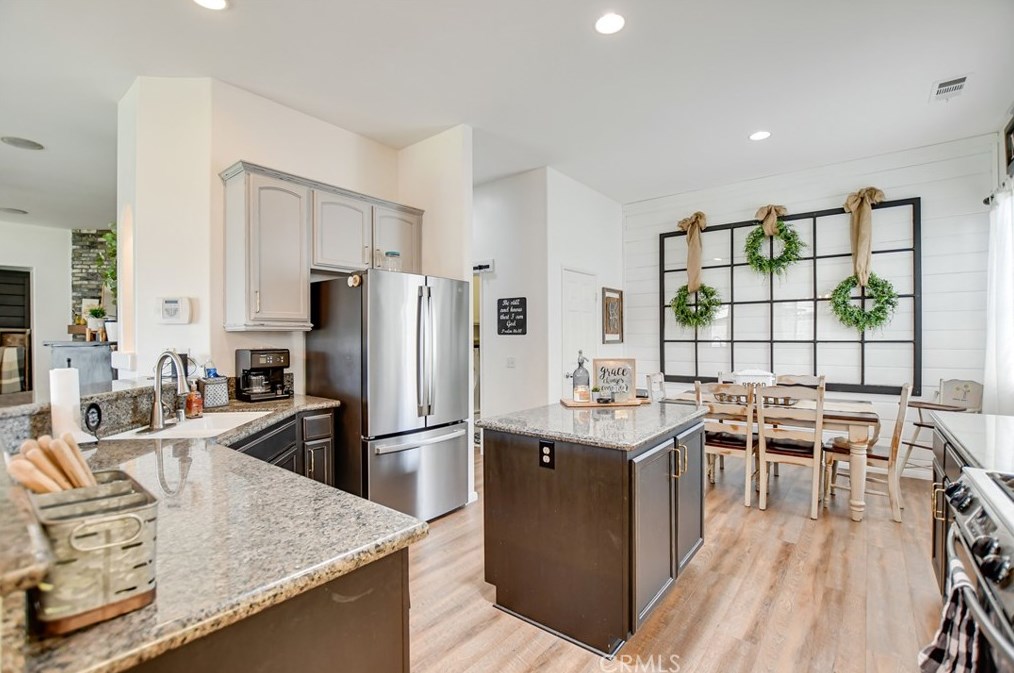 692 Alder Ct, Banning CA  92220-1291 exterior
