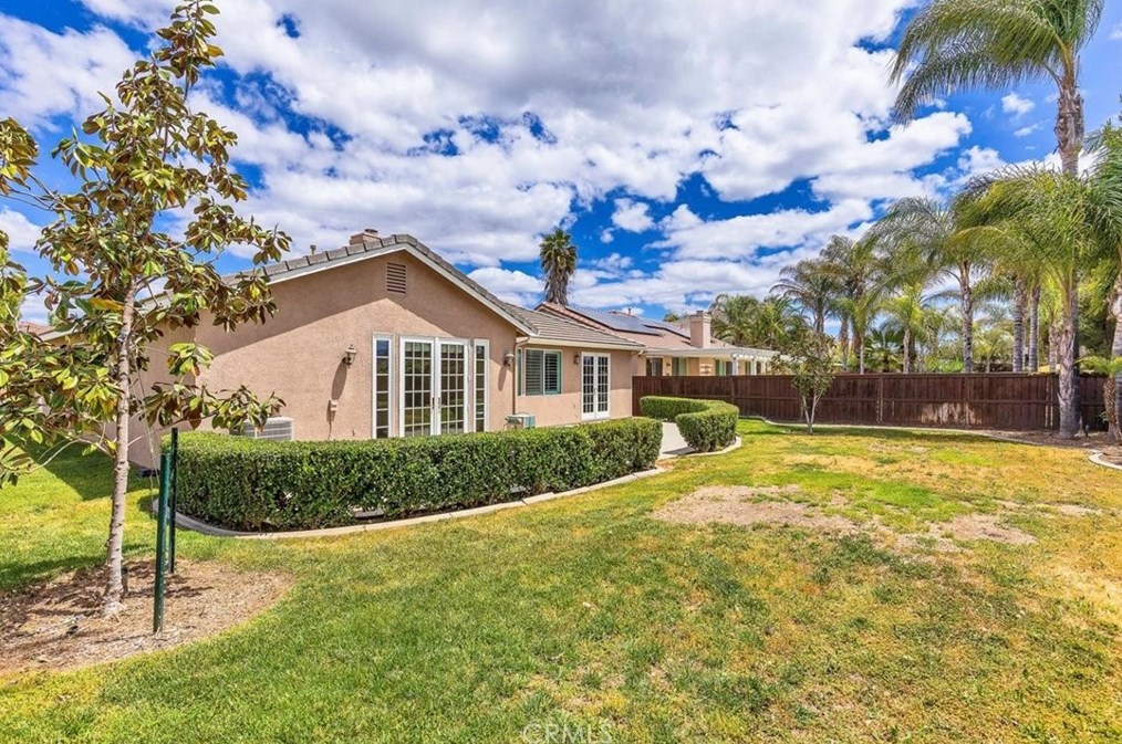32299 Perigord Rd, Winchester CA  92596-9064 exterior