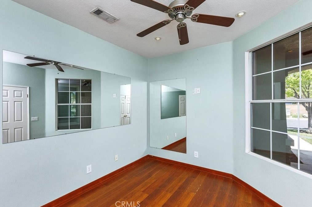 32299 Perigord Rd, Winchester CA  92596-9064 exterior