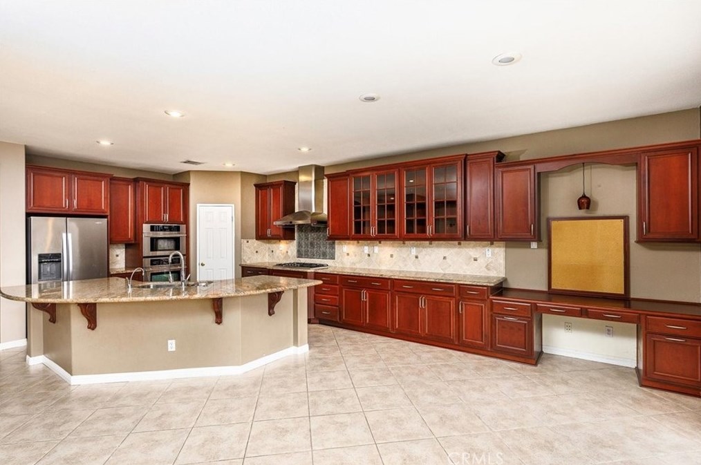 32299 Perigord Rd, Winchester CA  92596-9064 exterior