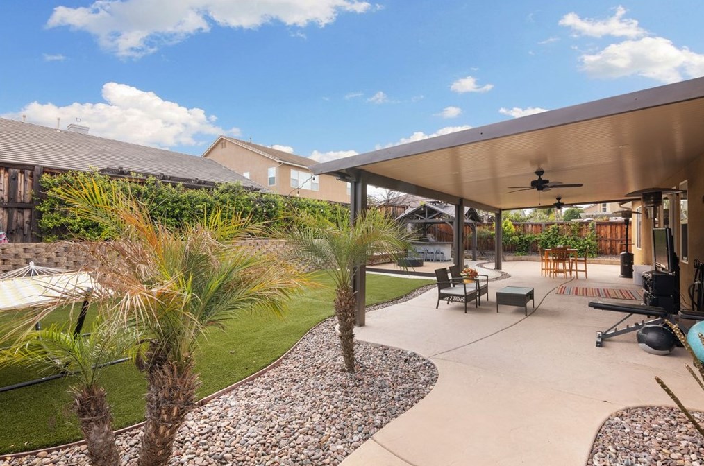 36366 Pistachio Dr, Winchester CA  92596-8653 exterior