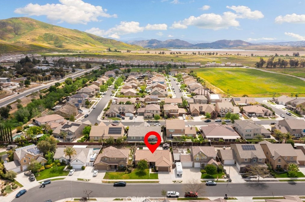 36366 Pistachio Dr, Winchester CA  92596-8653 exterior