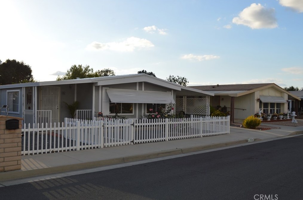 575 Seville Dr, Hemet, CA 92543
