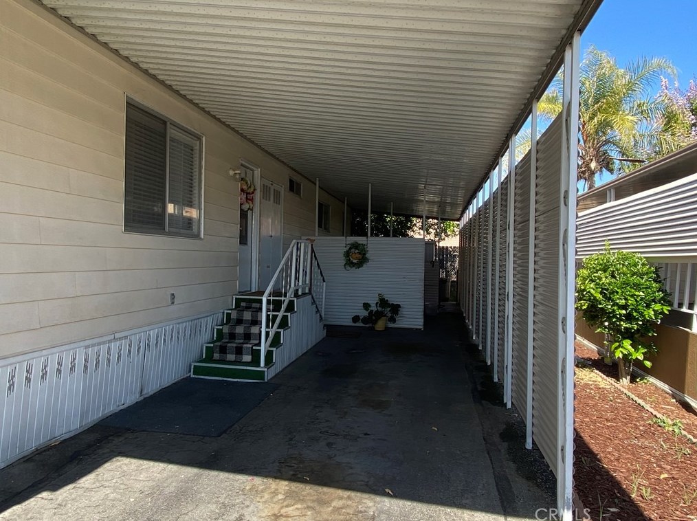 881 N Lake St #212, Hemet, CA 92544