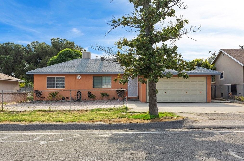 9404 Locust Ave, Fontana, CA 92335