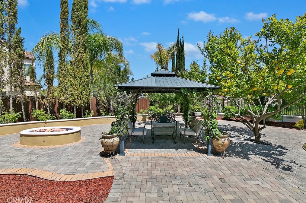 32862 Pine Cir, Temecula CA  92592-1369 exterior