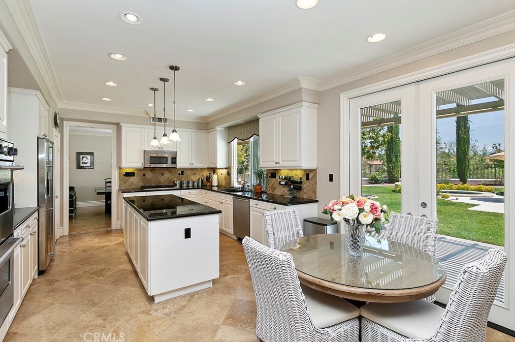 32862 Pine Cir, Temecula CA  92592-1369 exterior