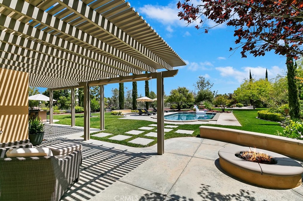 32862 Pine Cir, Temecula CA  92592-1369 exterior