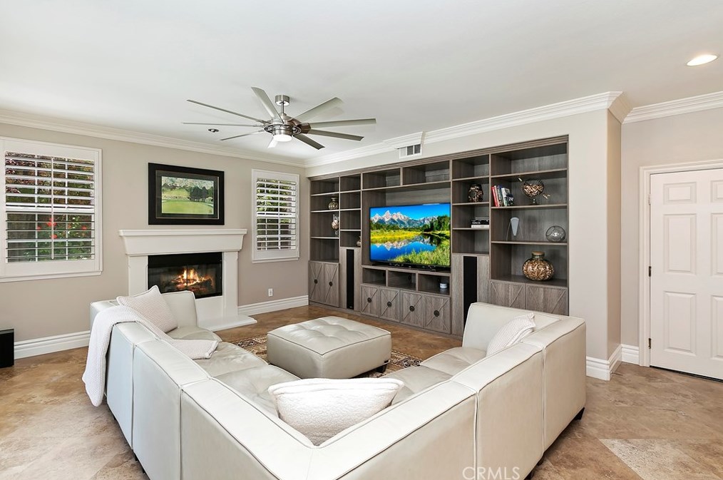 32862 Pine Cir, Temecula CA  92592-1369 exterior