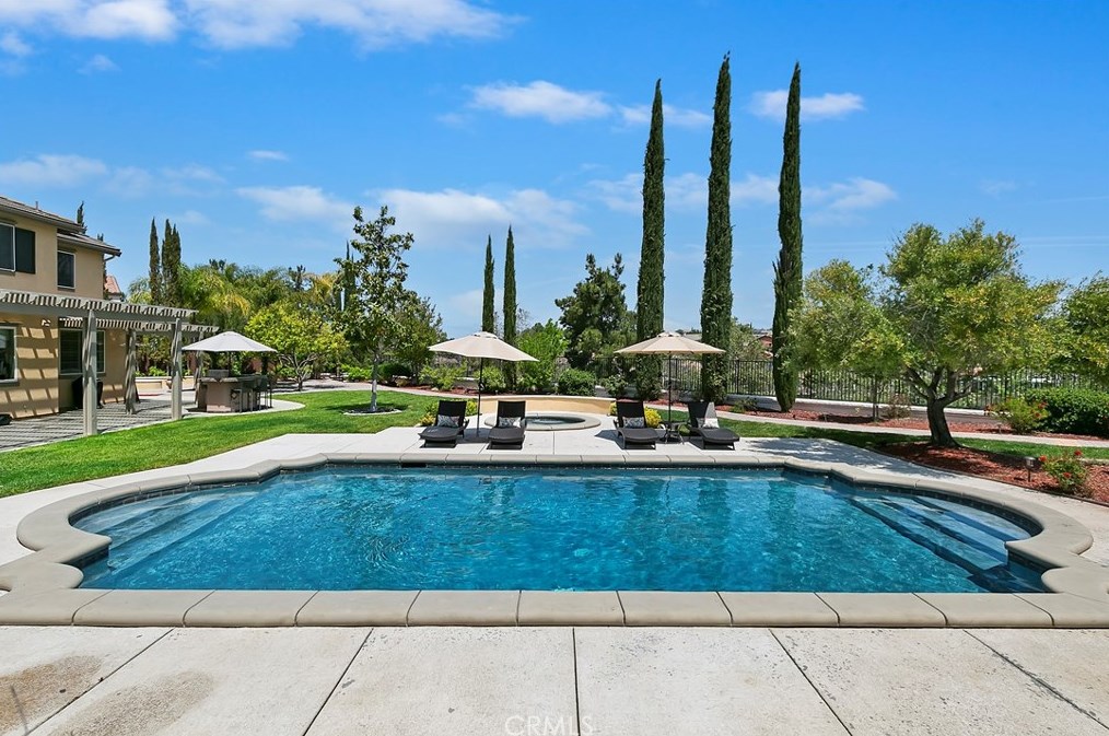 32862 Pine Cir, Temecula, CA 92592