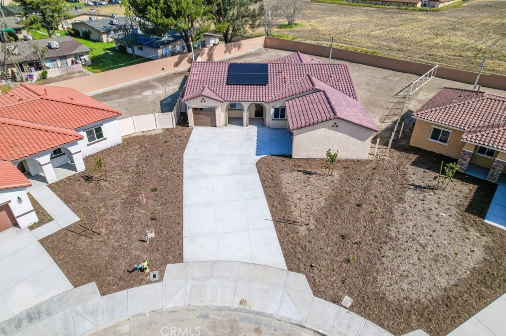 475 W Camellia Way, San Jacinto, CA 92583