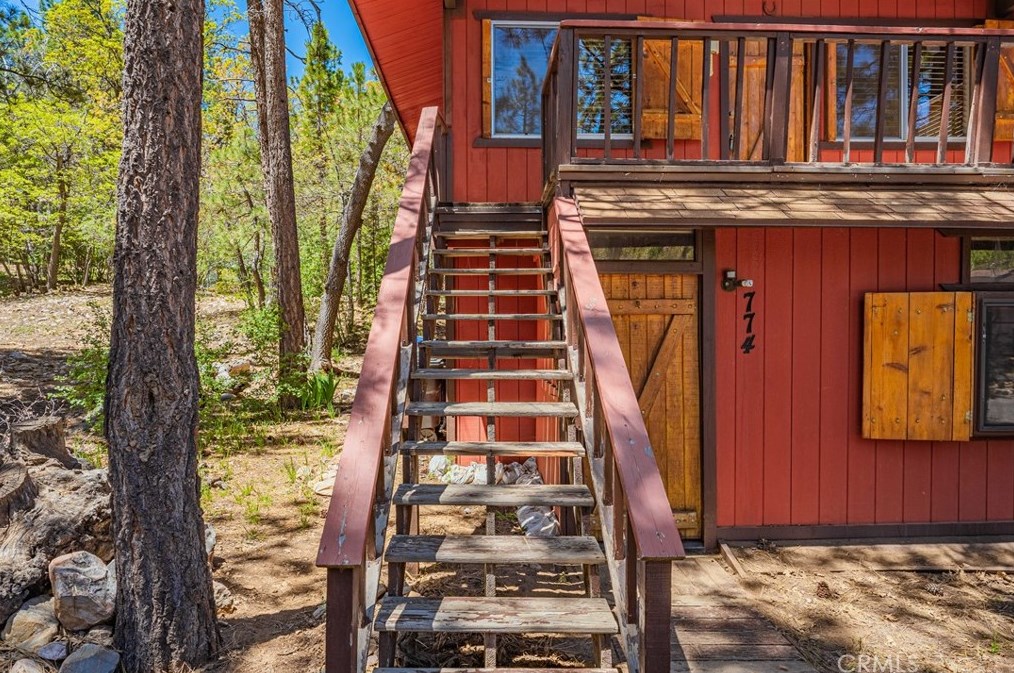 774 Spruce Ln, Big Bear City, CA 92386