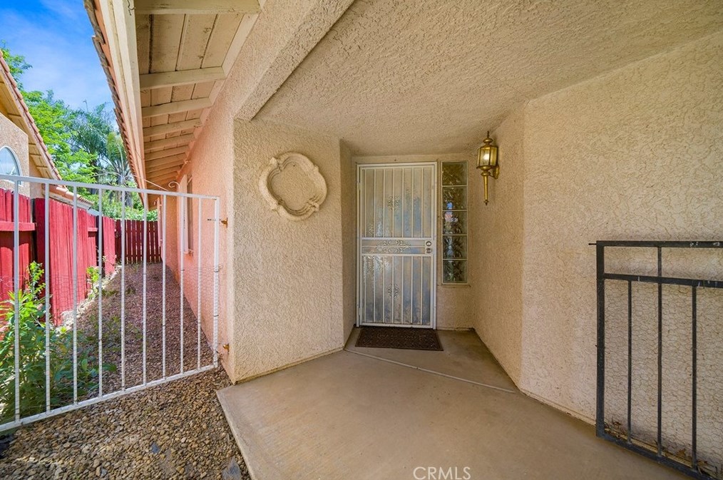1230 Marble Ct, Hemet, CA 92543-7827