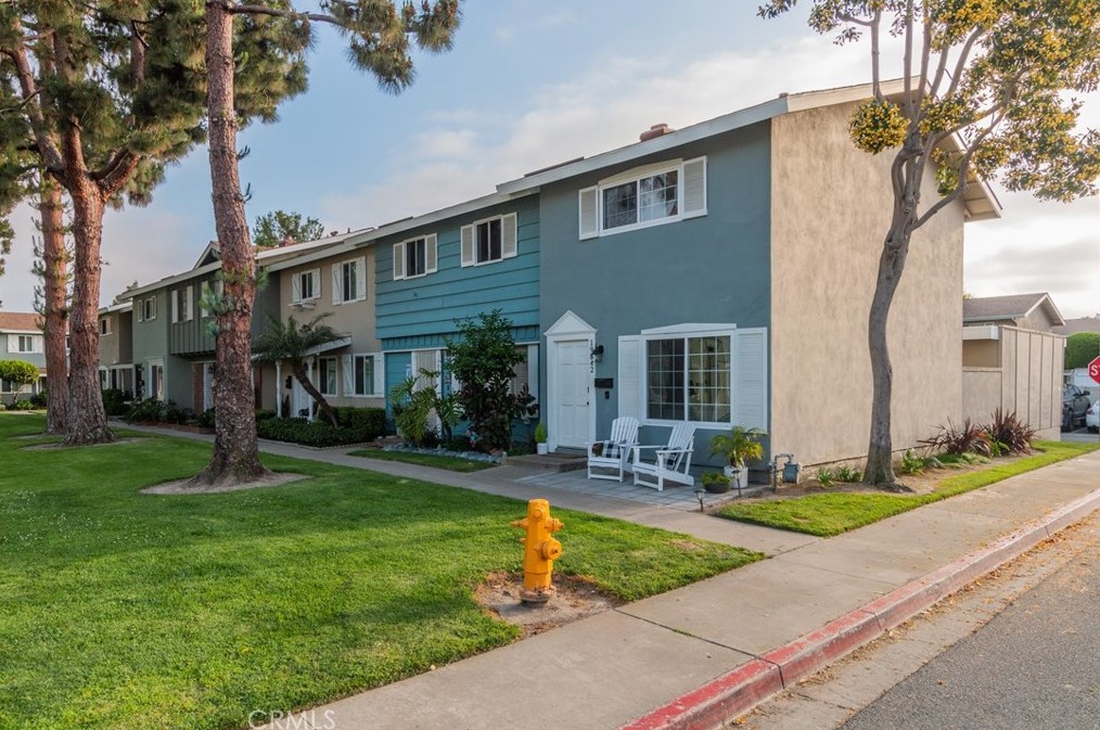 19842 Keswick Ln, Huntington Beach, CA 92646-4249