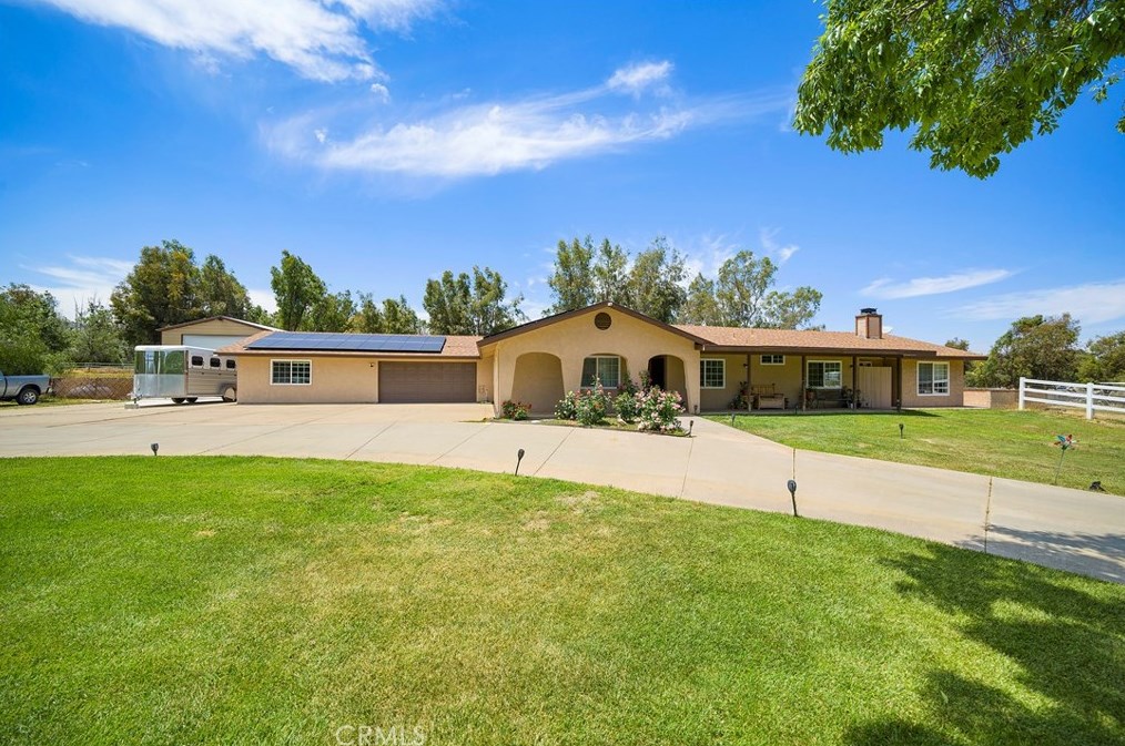 30321 Delise Dr, Hemet, CA 92543-9190