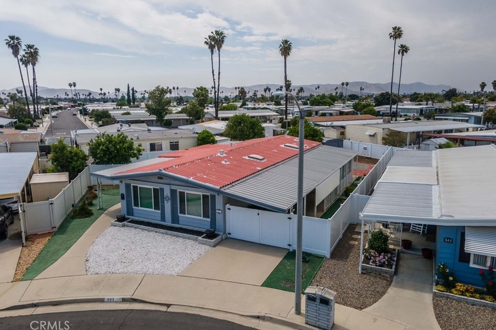993 Vallejo Dr, Hemet, CA 92543-7008