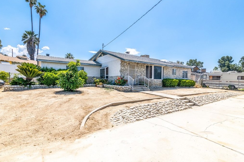 644 Yale St, Hemet, CA 92544-7032