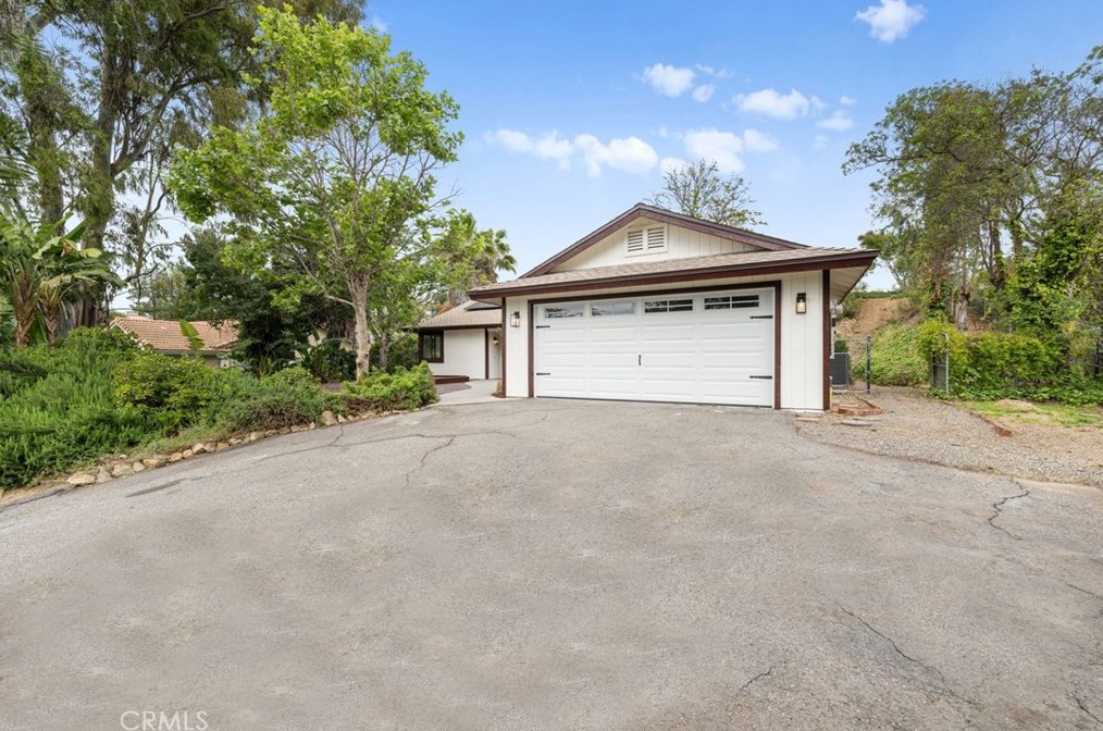 419 Josten Way, Fallbrook CA  92028-3980 exterior