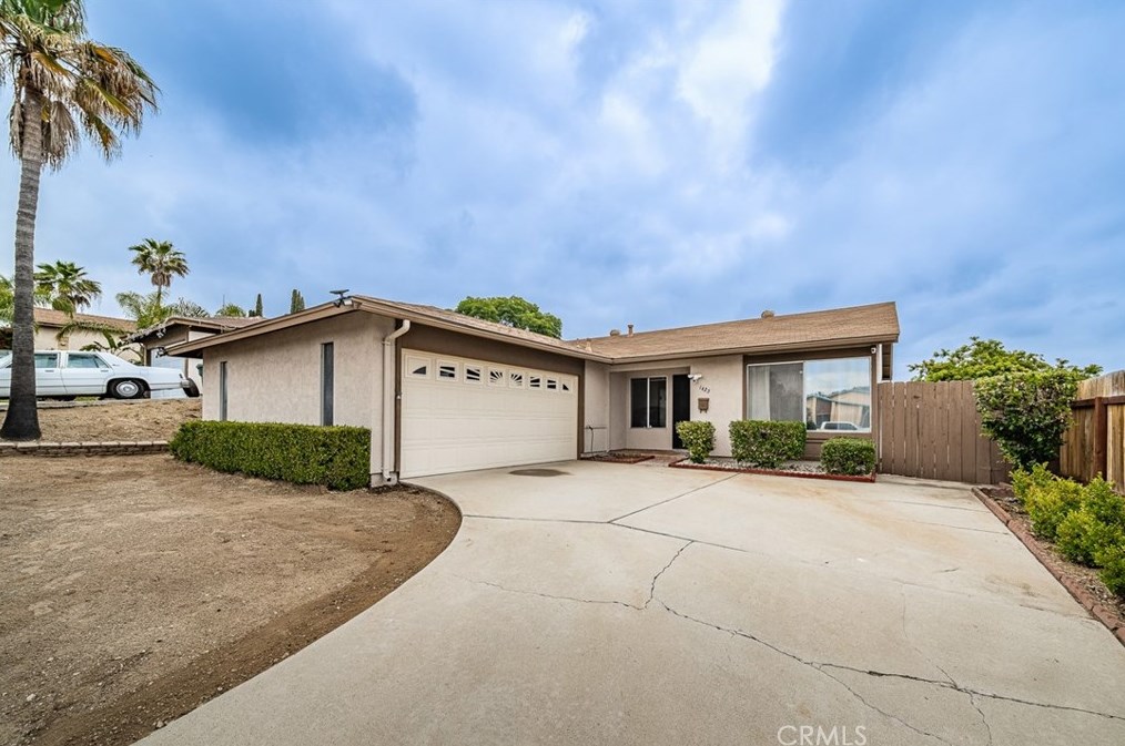 1425 Granger Ave, Escondido, CA 92027-1402