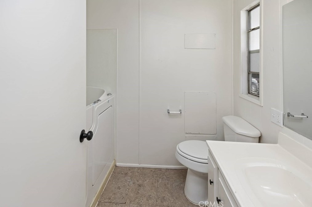 28910 Via La Rueda, Murrieta CA  92563-5728 exterior