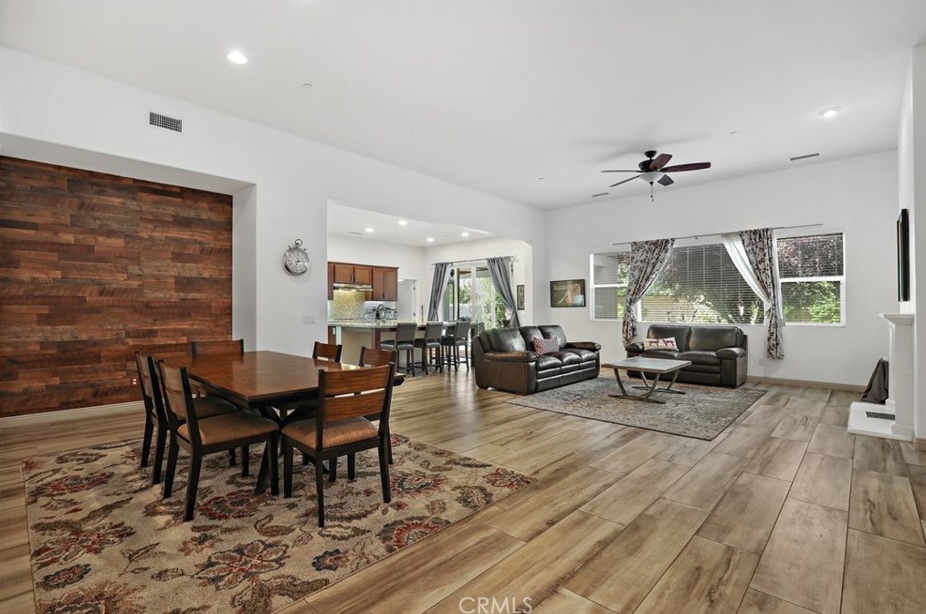 35292 Mahogany Glen Dr, Winchester, CA 92596-8265