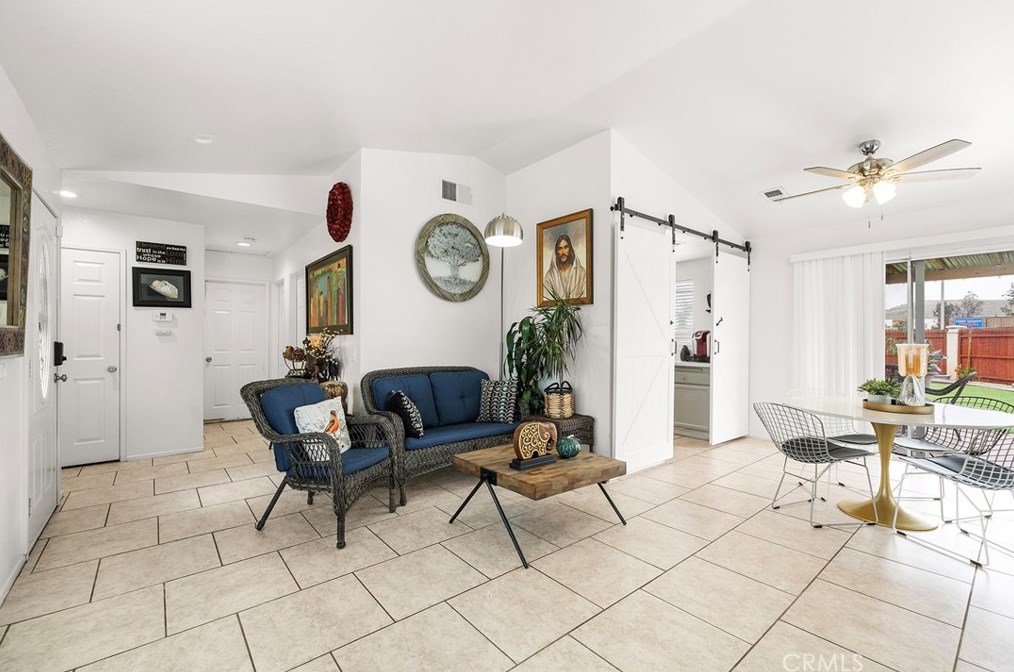 24746 Morningstar Dr, Murrieta CA  92562-4117 exterior