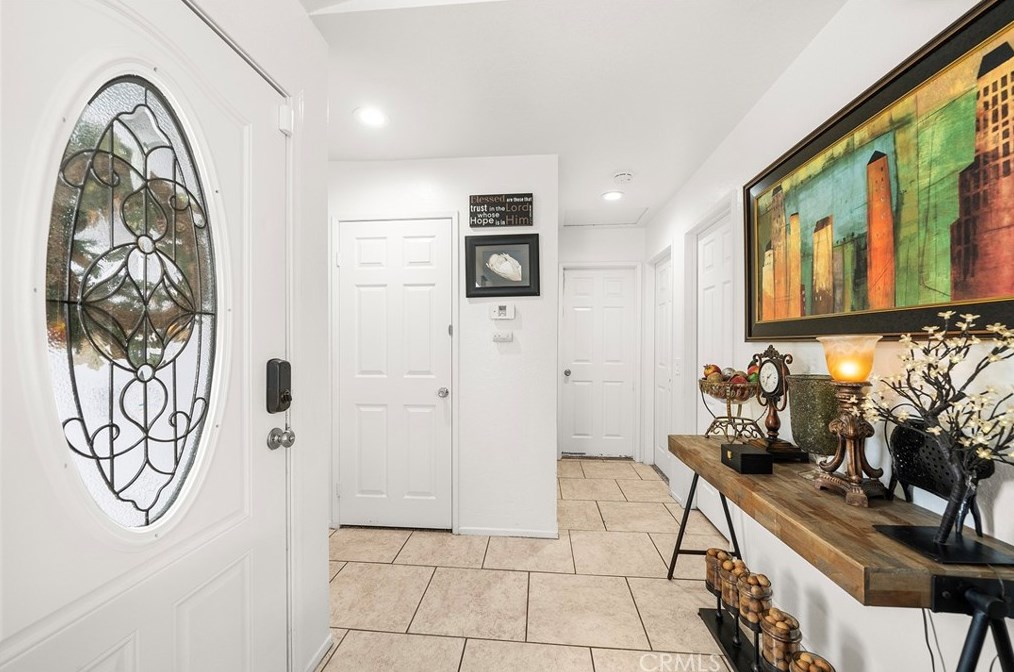 24746 Morningstar Dr, Murrieta CA  92562-4117 exterior