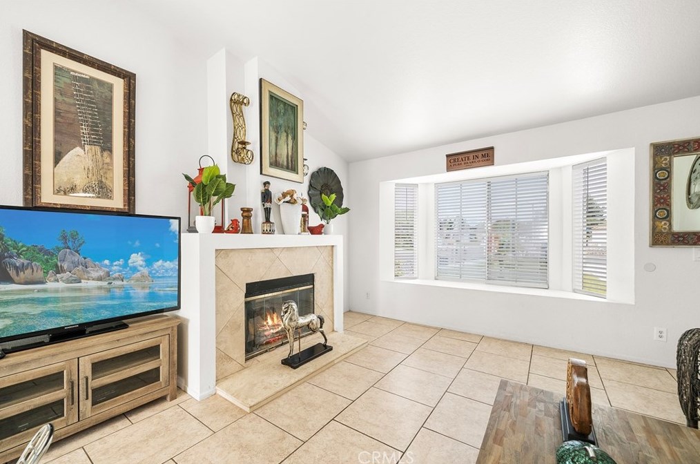 24746 Morningstar Dr, Murrieta CA  92562-4117 exterior