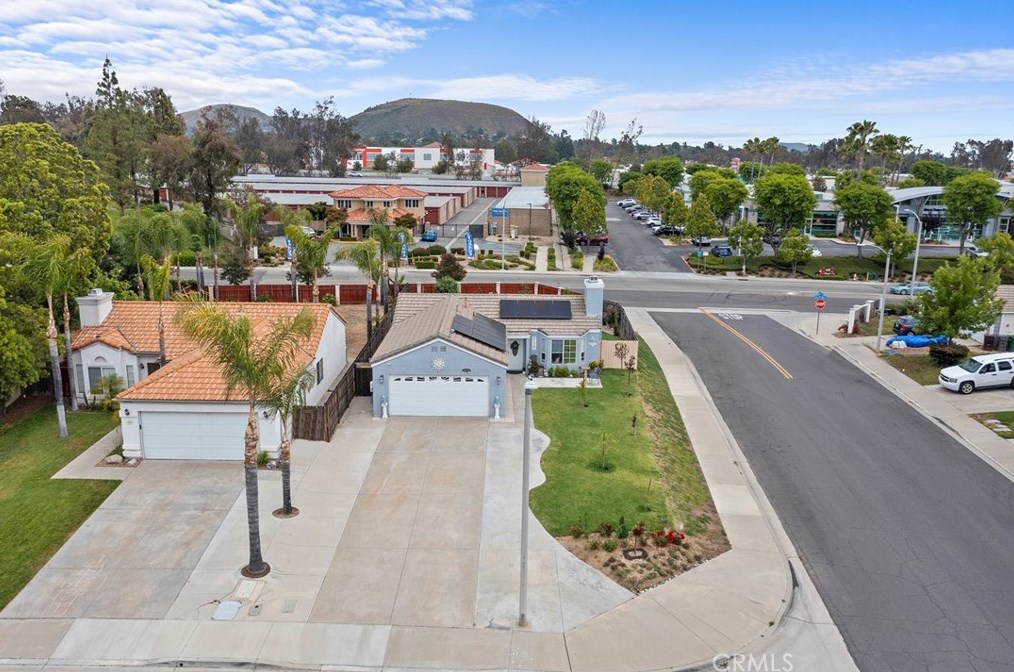 24746 Morningstar Dr, Murrieta CA  92562-4117 exterior