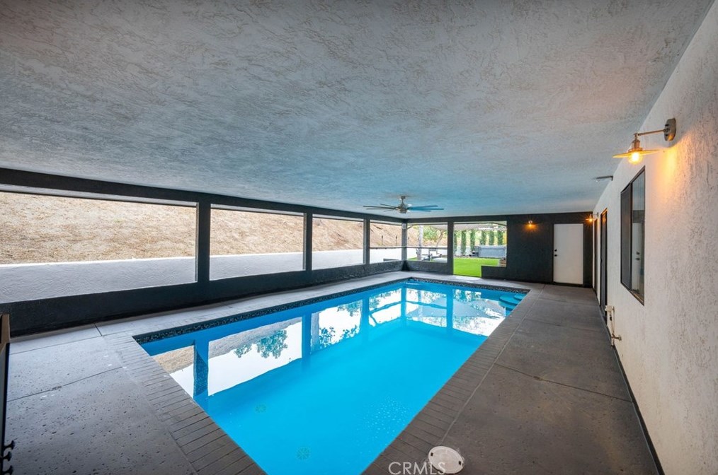 210 Ridge Dr, Fallbrook CA  92028-2624 exterior