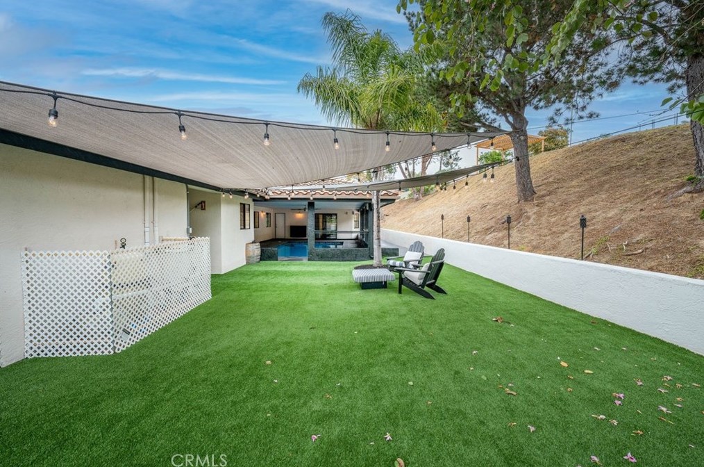 210 Ridge Dr, Fallbrook CA  92028-2624 exterior