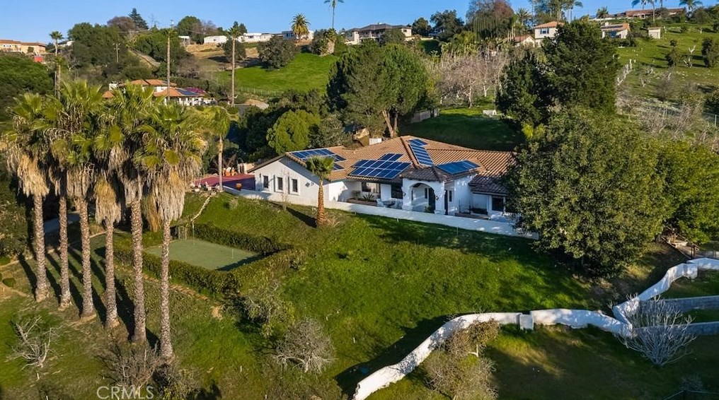210 Ridge Dr, Fallbrook CA  92028-2624 exterior
