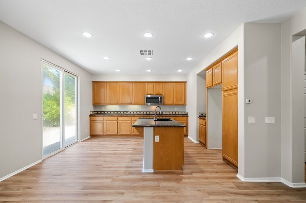 28370 Bruning St, Murrieta CA  92563-4411 exterior