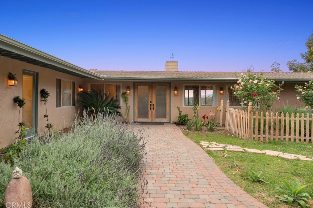 3562 Canonita Dr, Fallbrook, CA 92028-9517