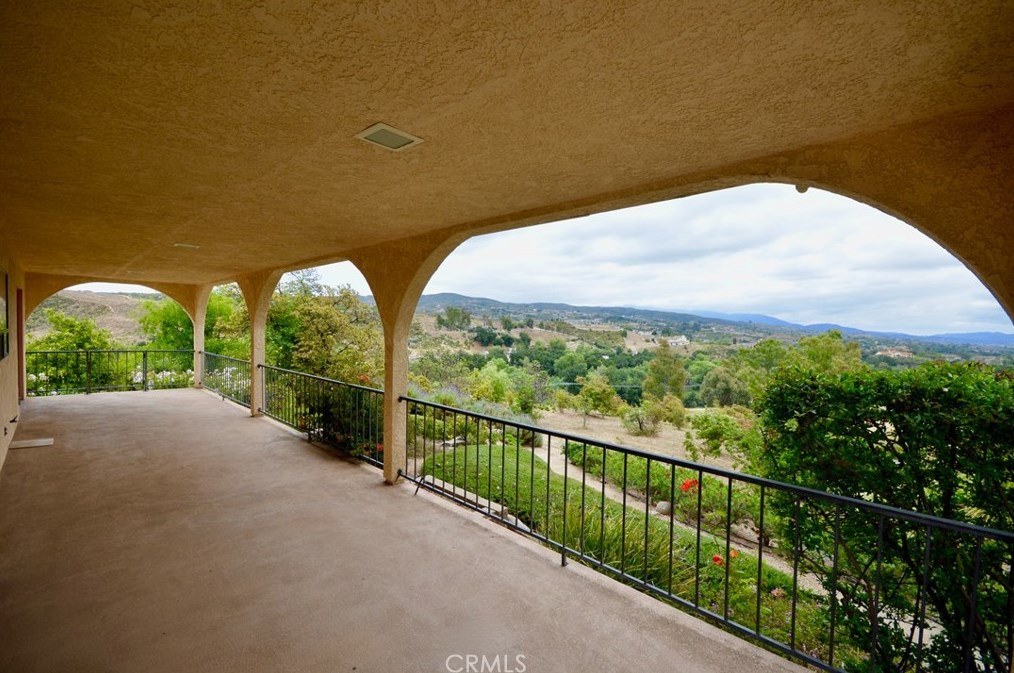 41590 De Portola Rd, Temecula, CA 92592-8707