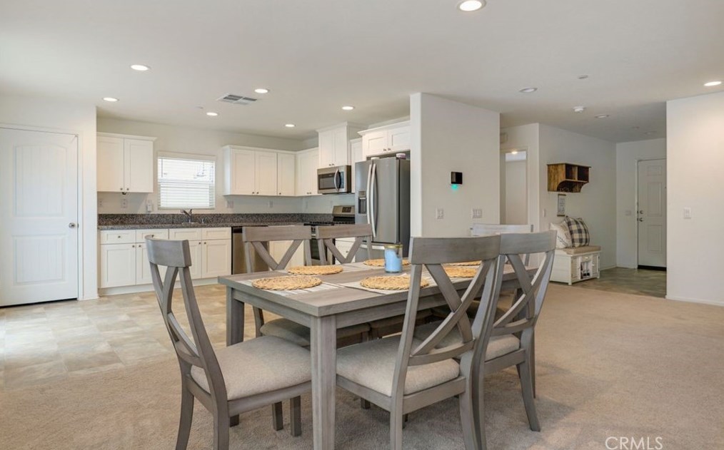 384 Fruitvale Ave, Hemet, CA