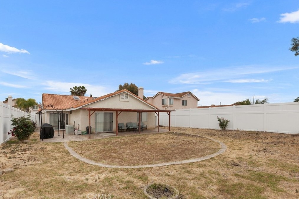 23671 Sierra Oak Dr, Murrieta CA  92562-2068 exterior