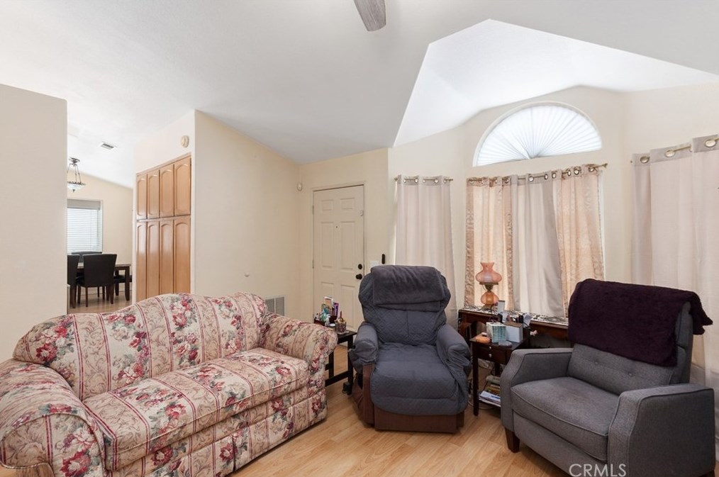 23671 Sierra Oak Dr, Murrieta CA  92562-2068 exterior