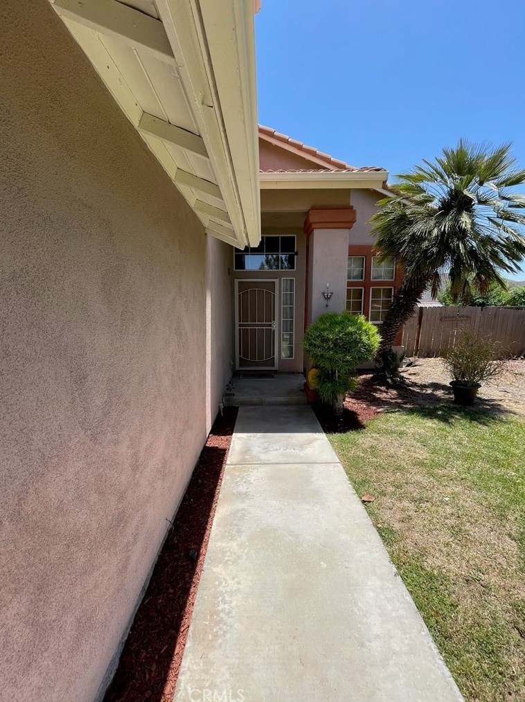 4223 Brookside Dr, Hemet, CA 92545-8988