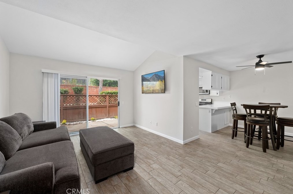 946 Michael Pl, Corona, CA 92881-7420